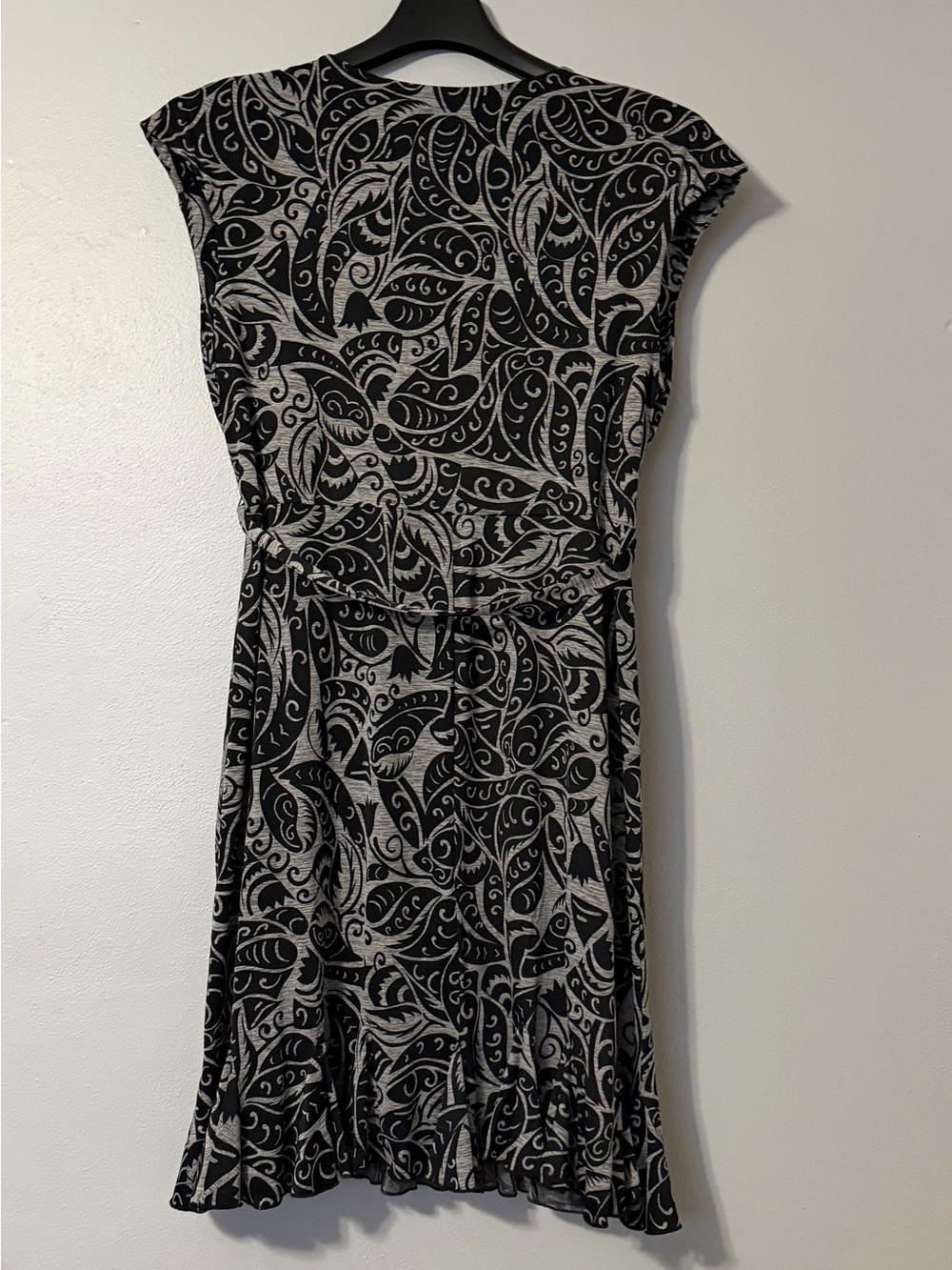 Glamour Black & Gray Paisley Cap Sleeve Wrap Dress - Picture 4 of 5